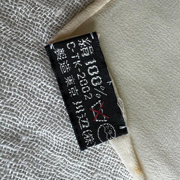 Yves Saint Laurent Vintage Silk Scarf Floral Print, Hand-Rolled Edges Japan - Picture 8 of 10